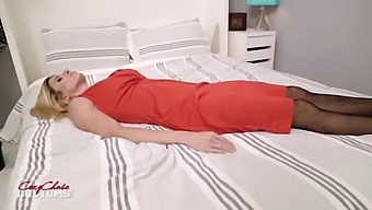 Veľká Prsia Milfky Sa Necháva Ošukať Sissy Na Webovej Kamere